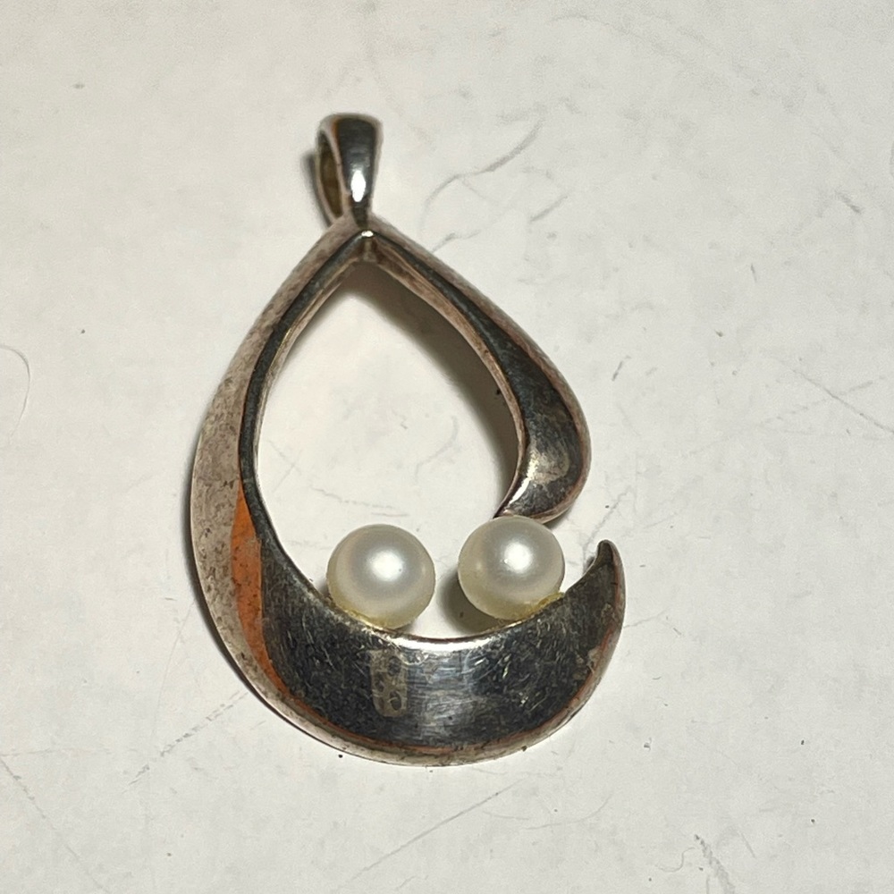Modernist vintage Sterling drop with two pearls